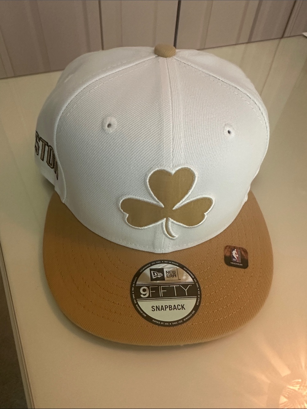 NWT Boston Celtics New Era 2025/26 City Edition 9FIFTY Snapback Hat - White/Gold